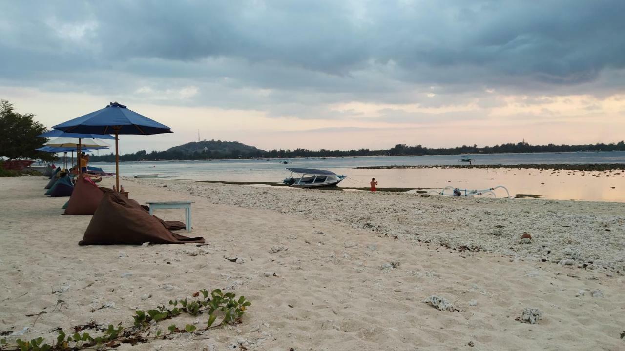 Hotel Sunset Beach Bungalow Gili Meno Esterno foto