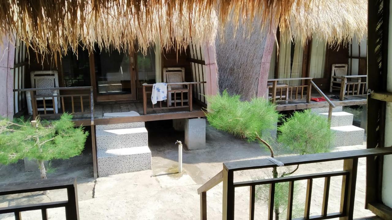 Hotel Sunset Beach Bungalow Gili Meno Esterno foto