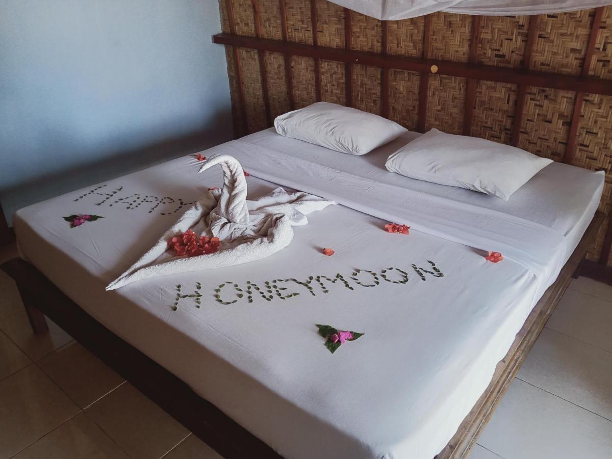 Hotel Sunset Beach Bungalow Gili Meno Esterno foto